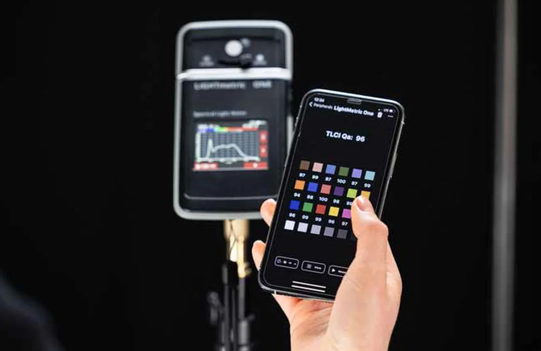 LIGHTmetric ONE light meter controlled by the iOS and Android app